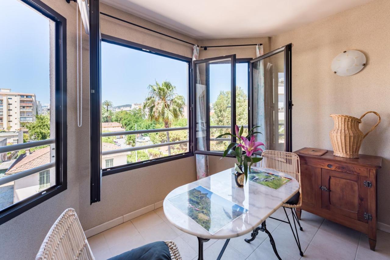Beau Studio Véranda à deux pas de la mer - parking inclus Juan-les-Pins Extérieur photo